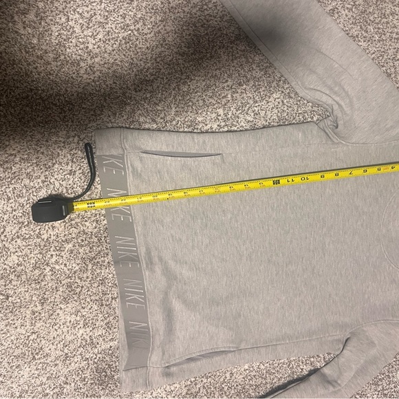 Nike Dri-Fit Light Gray Cowl Neck Sweatshirt With Pockets | Women’s Size XS - Picture 12 of 13